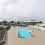 Homeforguest Sunset Senator With Pool And Terrace In Daire