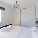 Homeforguest Sunset Senator With Pool And Terrace In Daire