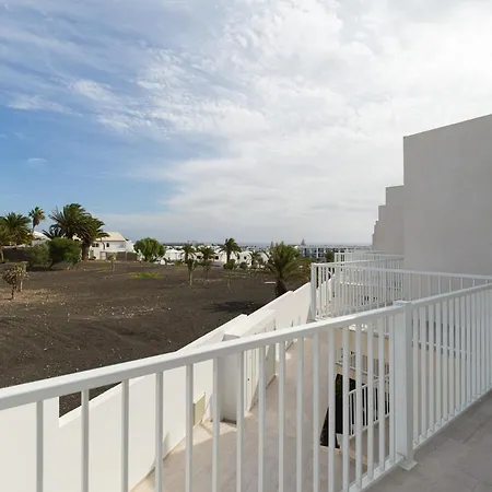 Homeforguest Sunset Senator With Pool And Terrace In Apartment